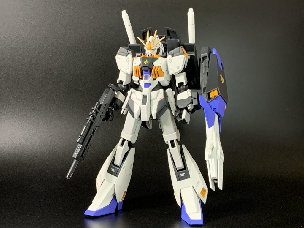GBSコンということで、死蔵していたライトニングBWSを使いたくナラティブにくっ付けてみました。シルヴァ・バレトのシールドがプラモの事情を感じさせるデザインだったので、逆にビルドシリーズなら似合うんじゃないかと採用しました。