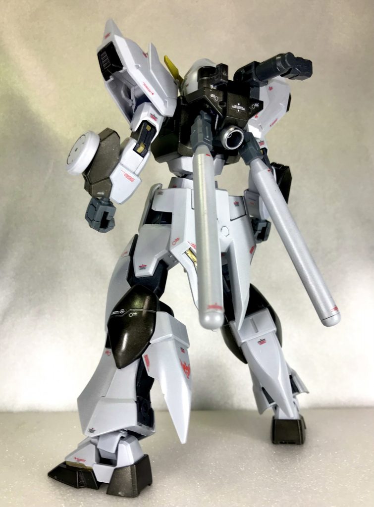 プロペラントタンクはWAVEさんのパーツを使ってまして、基部をボールジョイントで接続していますのでフレキシブルに可動します👍🏻また、ショットランサーはネオジム磁石接続なので簡単に取り外し可能です😊下地に7番シルバーを使ったのでプチキャンディ感と言いますか、ホワイトは少しパール感が出てるかなと笑スケール感を出すためにホワイトのトーンをあえて落としてみました！いつもと雰囲気が違う感じがして、これはこれで満足な仕上がりになりました✨