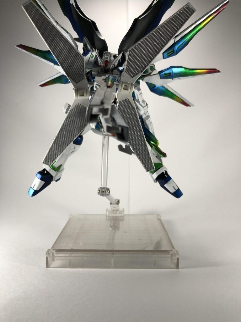 横持ちでリフレクターを展開するとXの字になります！ここは拘りましたね……