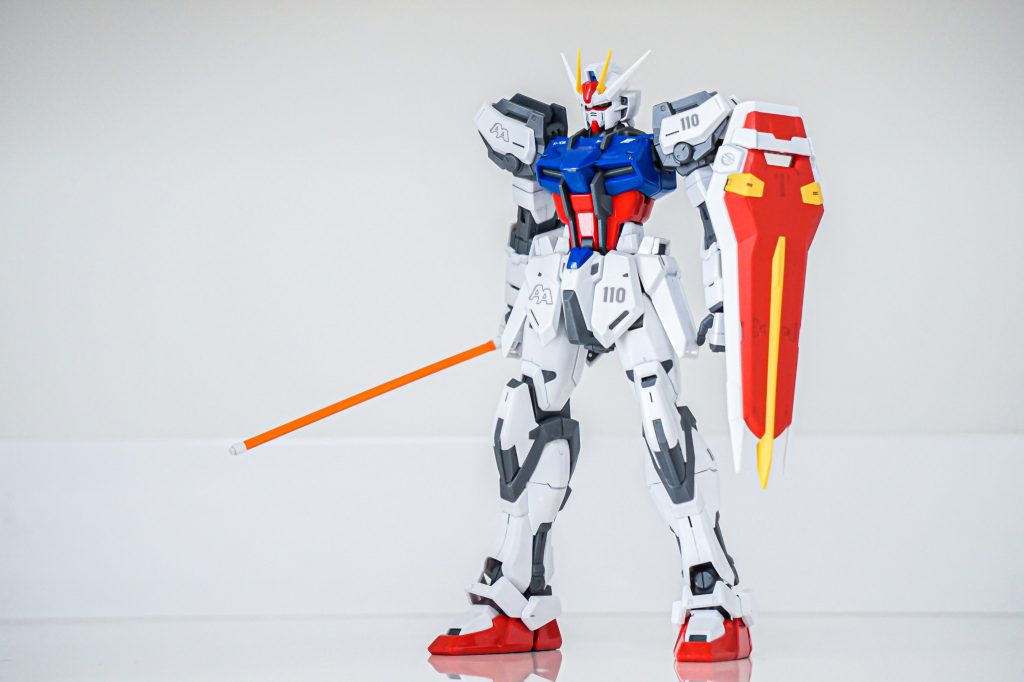 そしてトップ画像にも載せたこちらの装備！オーブでのキラのフリーダムと模擬戦で使用した模擬戦用サーベルです笑クリアランナーを削って製作しました。