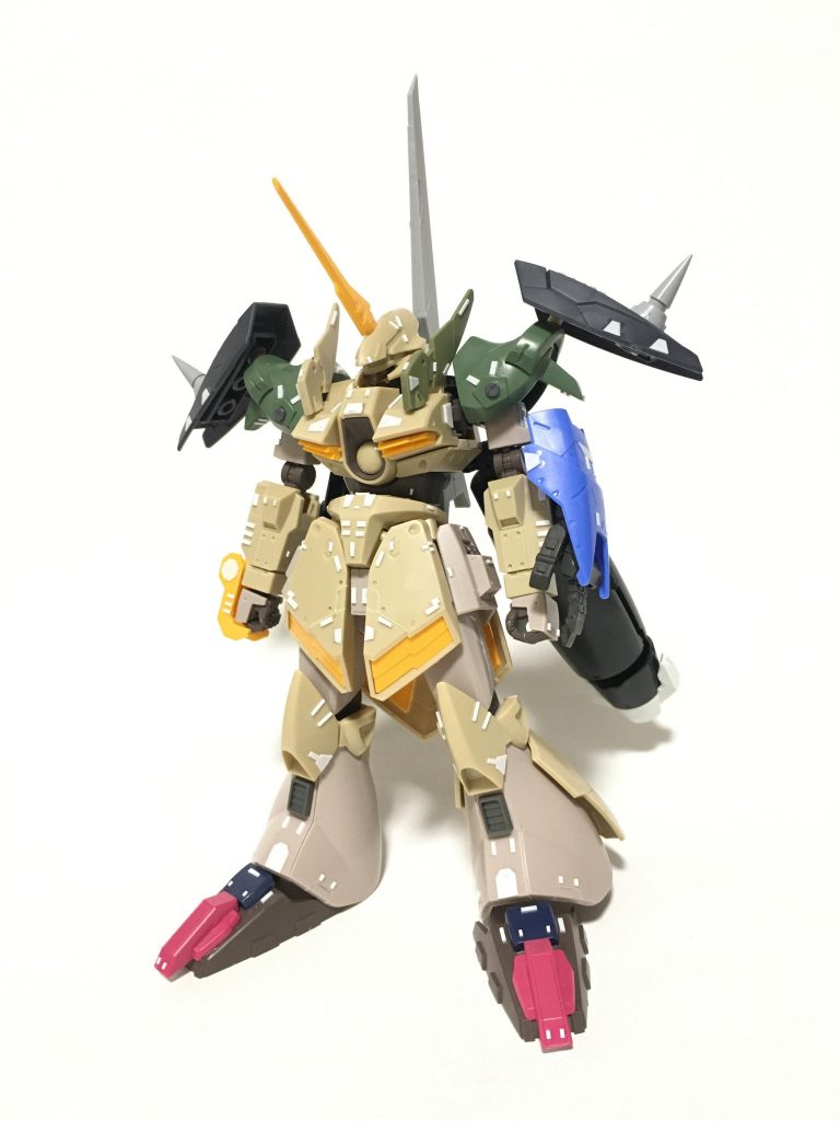 で、バックパックを考えたりする過程で色々盛られてだいたい今の形になりました。