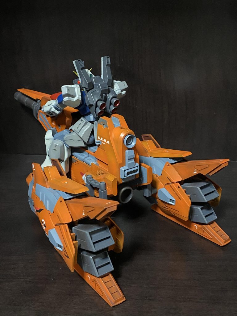 後ろはこんな感じです。設定画と見比べたりするのはやめておきましょう。