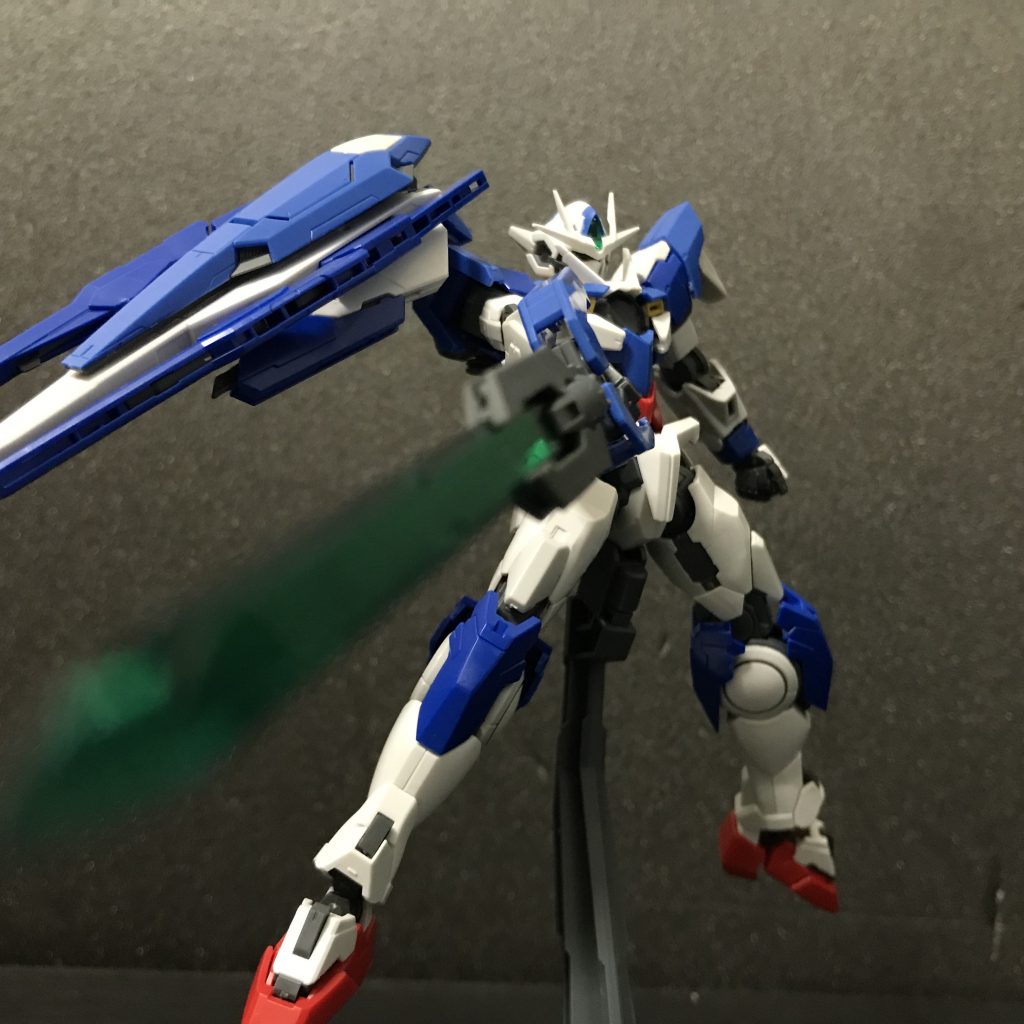 HGも相当出来が頭おかしいですけどRGの色分けがある意味狂ってます!頭部のグレー再現はほんとにバンダイ脅威のメカニズム!!RGならではの同じカラーぽく見えて2種あるやつです!!ホワイトandグレースカイブルーぽいのandブルーみたいな感じでしたね(説明下手)