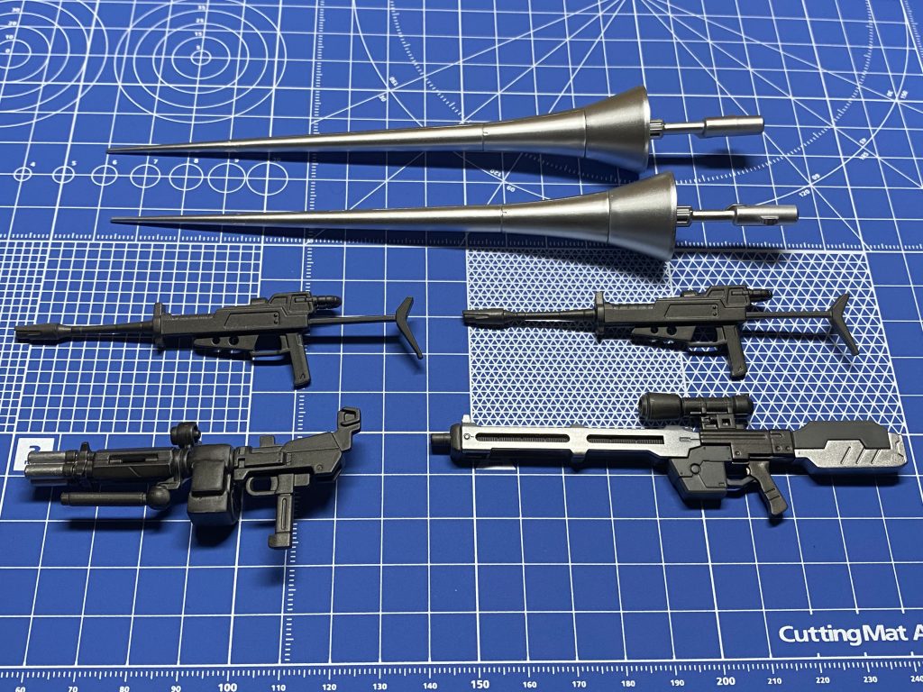 武装作成時。ヒートランスはクレオスのスーパークロームシルバー2をっ使ってみました。