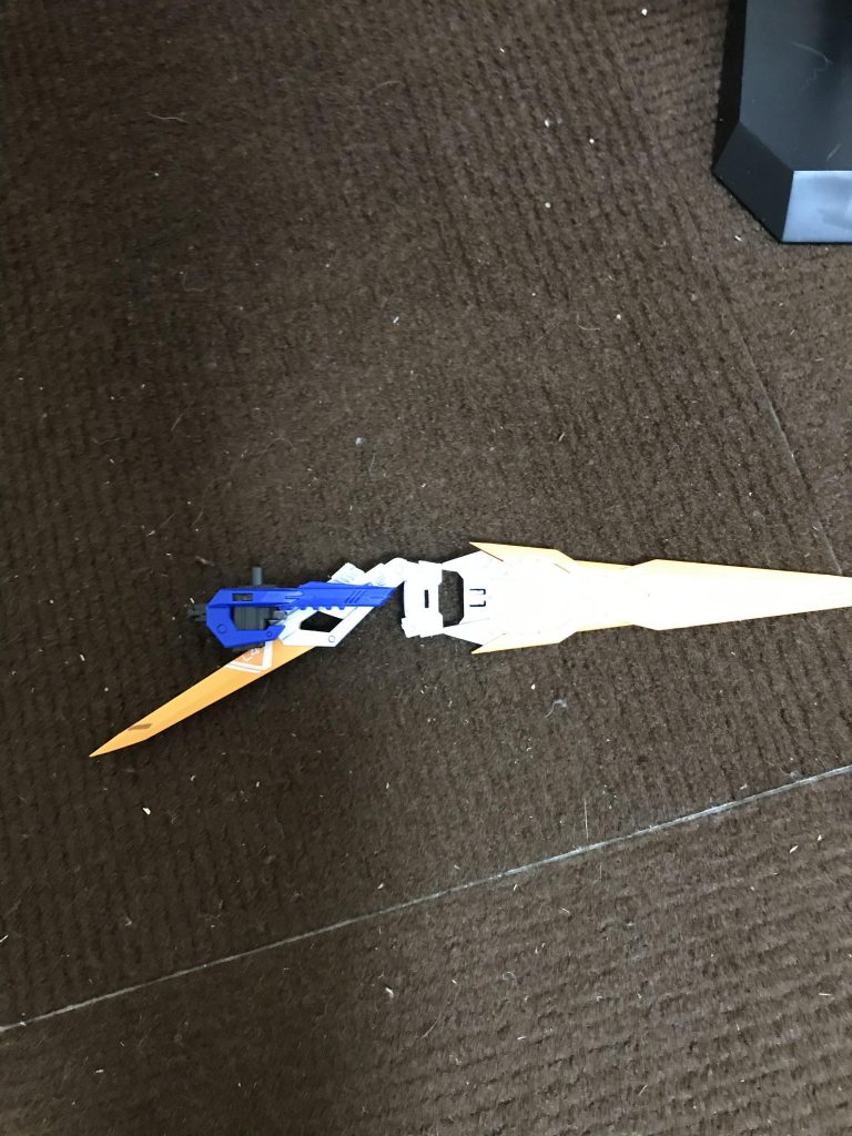 続いてシーペルソードの装着方法ですブレイドガンにソードドラグーンをつけます