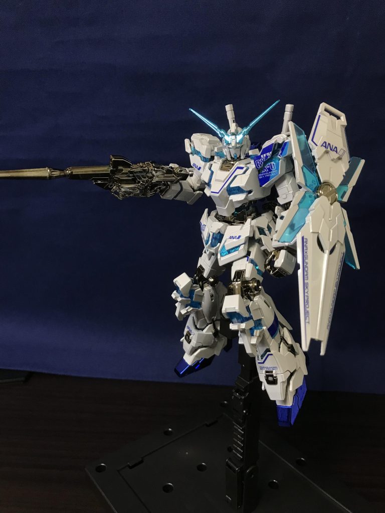 旧キットの為、可動域は狭いですが、飾るだけでこのかっこよさ。