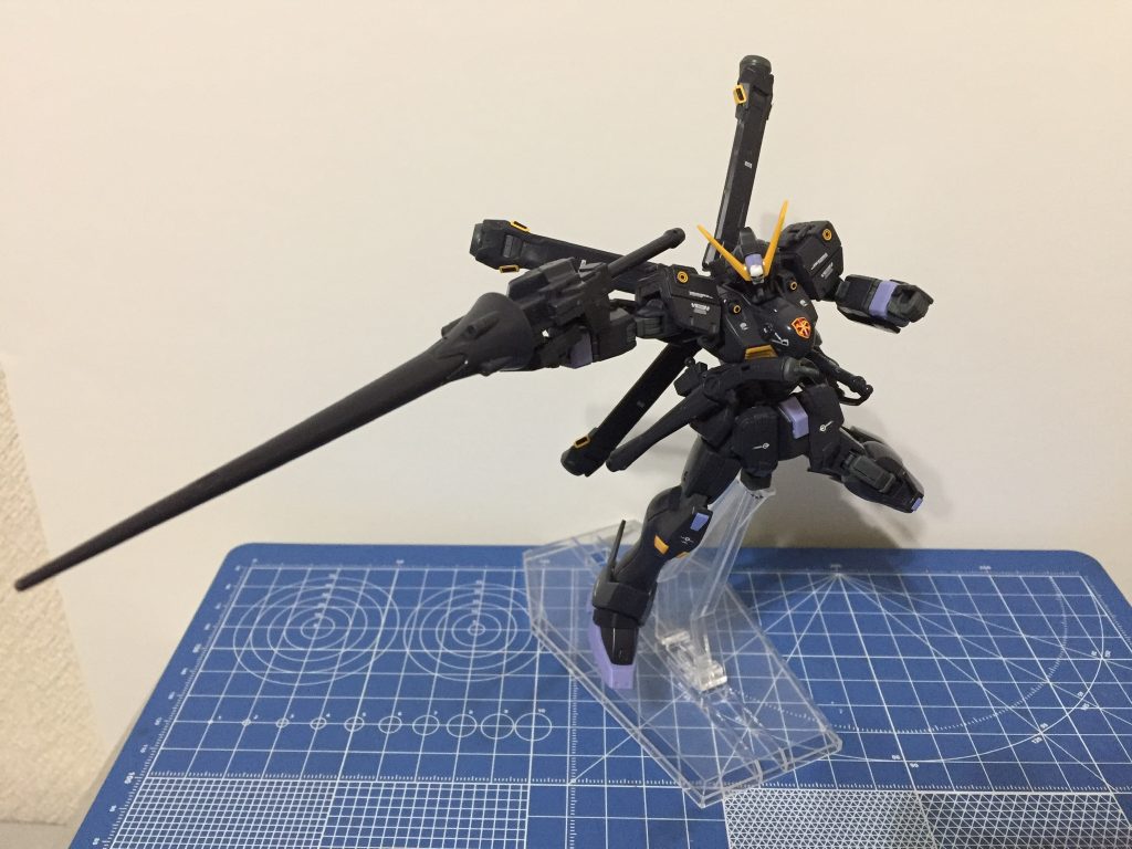 XM-X2 クロスボーン・ガンダムX2–3枚目/制作者：朝倉千代子