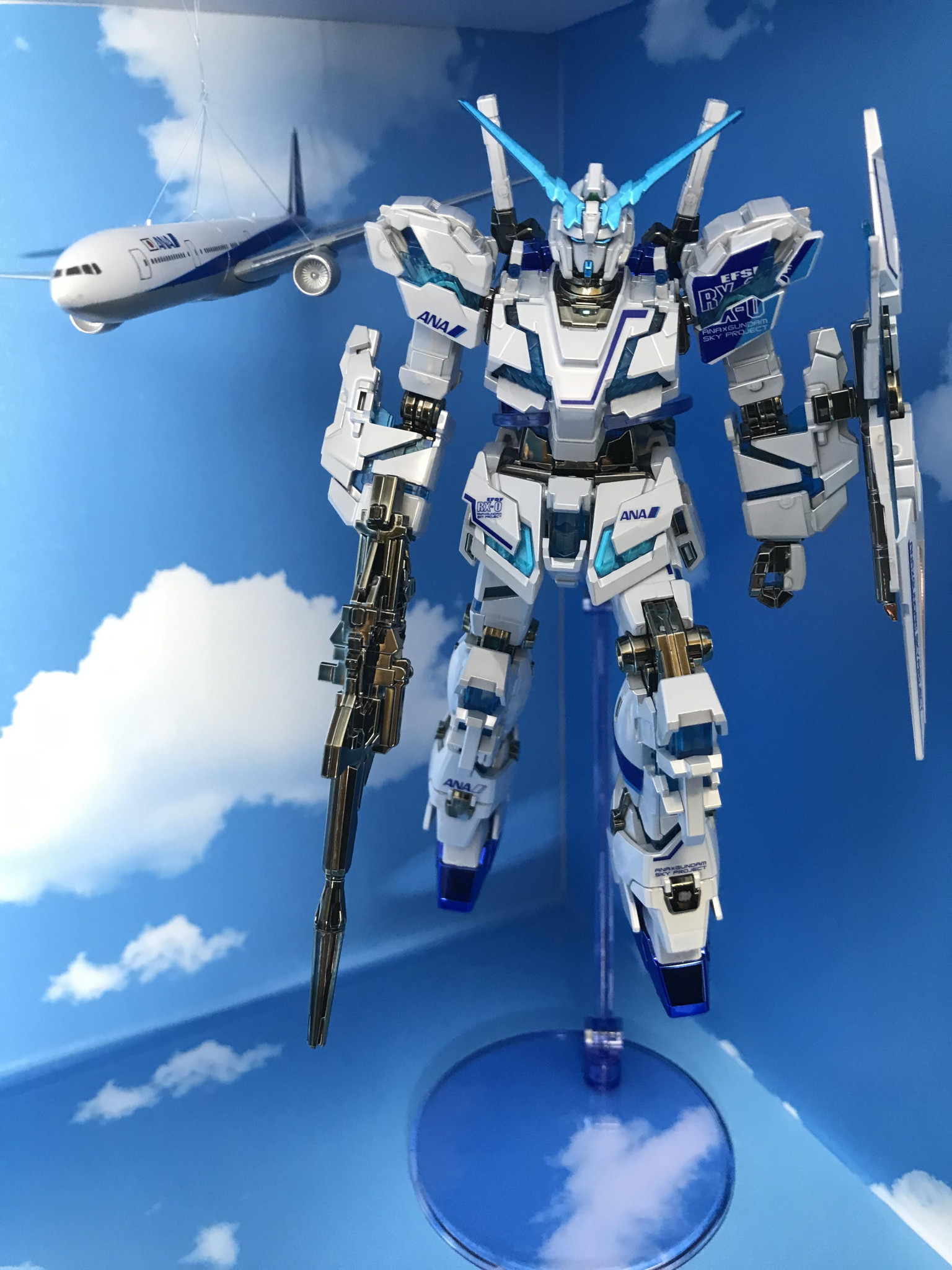 ANA限定ユニコーンガンダム｜のりっちょさんのガンプラ作品｜GUNSTA 