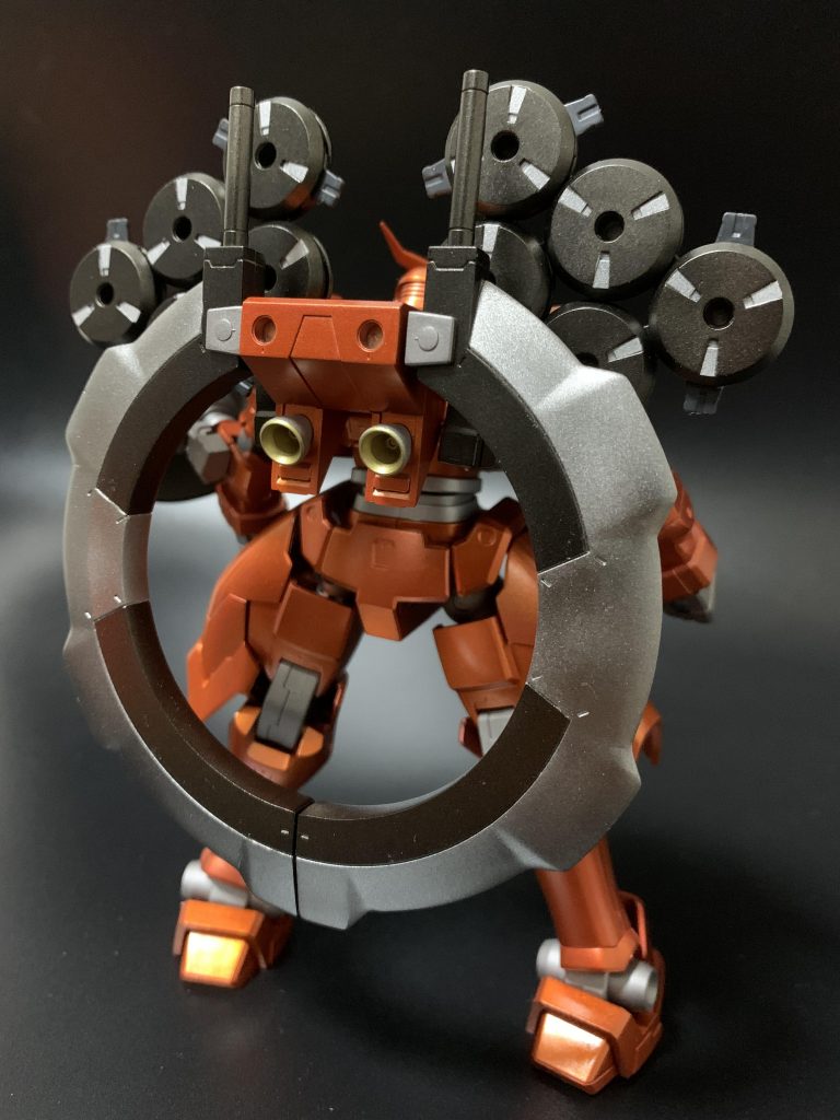 ヒートショーテルもつけたいけど、プラネイトディフェンサーも外せない!と思ったのでバックパック増設しました。バックパックもユーゴーそのままです。メリクリウスは元々雷神モチーフですので、この輪っかがさらに雷神感出てるのではないでしょうか。