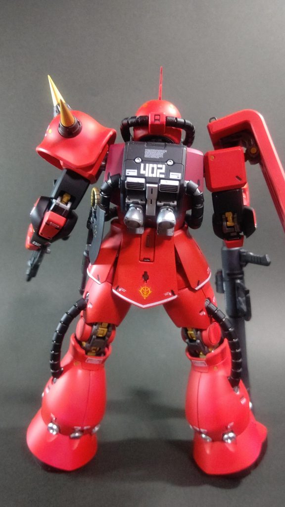 スカートにもラインデカールを使用してあります。