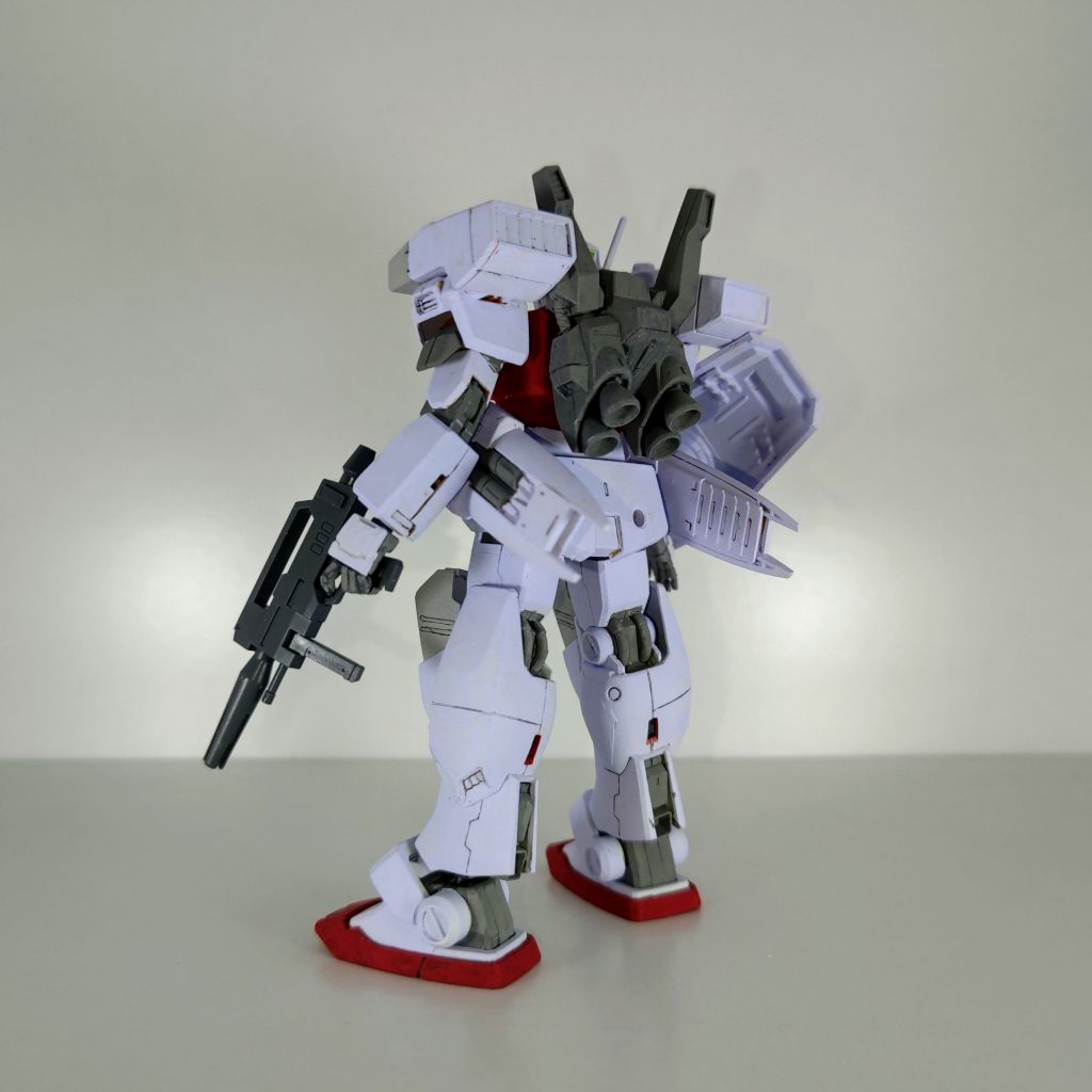 ゲート跡の処理はしましたが、合わせ目消しはしていません。メラミンスポンジで表面を荒らし、アクリルガッシュの定着を強くしてみました。