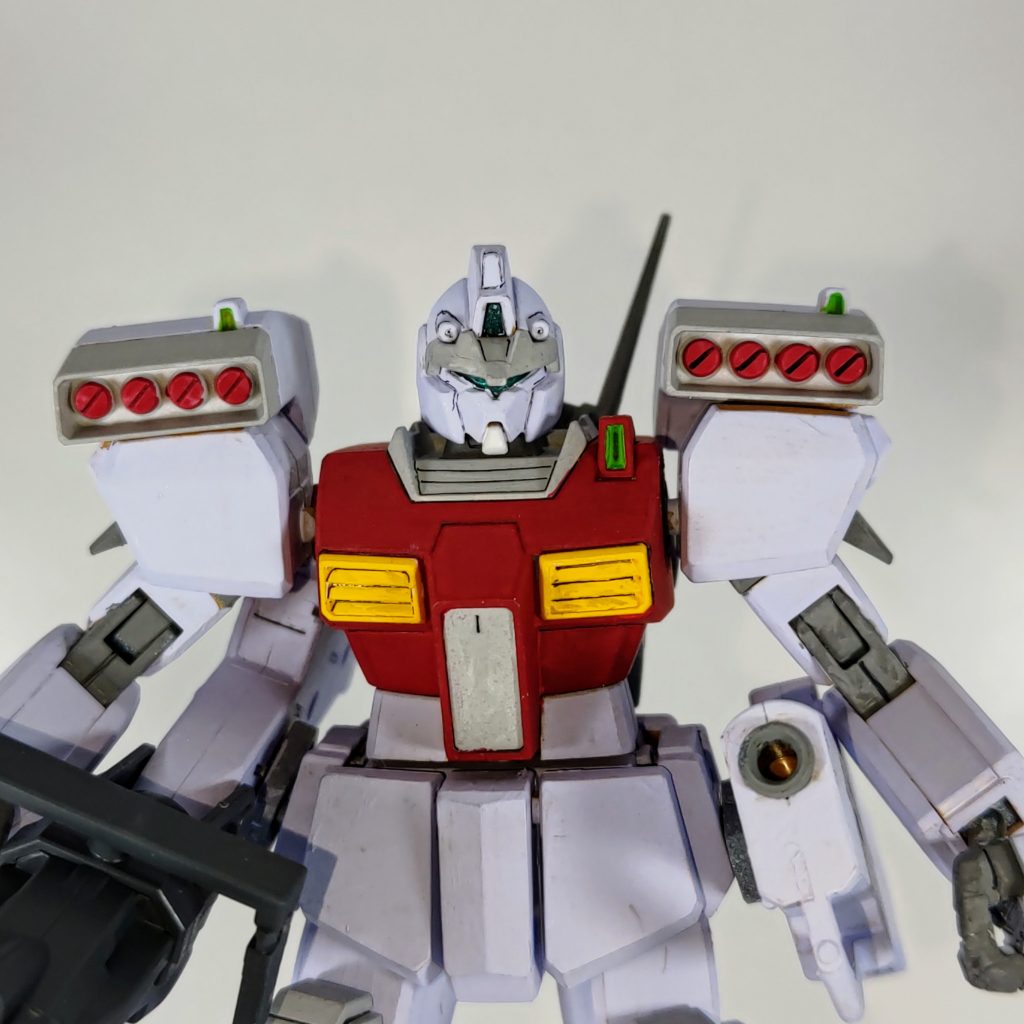 ゲート跡の処理はしましたが、合わせ目消しはしていません。メラミンスポンジで表面を荒らし、アクリルガッシュの定着を強くしてみました。