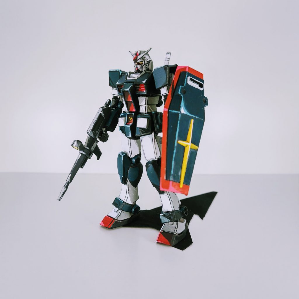 過去に投稿した塗装済みEGガンダムを、超音波洗浄器でいったん全て色を落として塗りなおしたものになります。