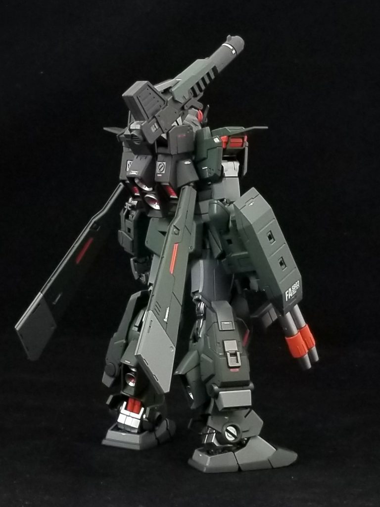 バックパックのプロペラントタンク(?)と脚部側面のスラスターは色々な方の作例を参考に配色を決めました。結構なお気に入りポイントです。