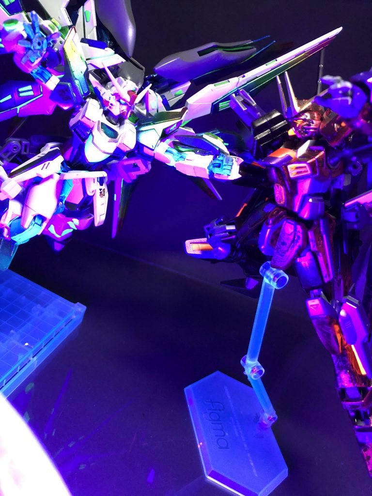 やっぱり蛍光塗料ってホントに同じ写真でも全く迫力が違うんで最高です……