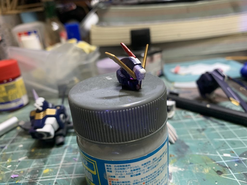 ツインアイは蛍光塗料で塗り分けましたアンテナはX1、X2のを分割して取り付けました