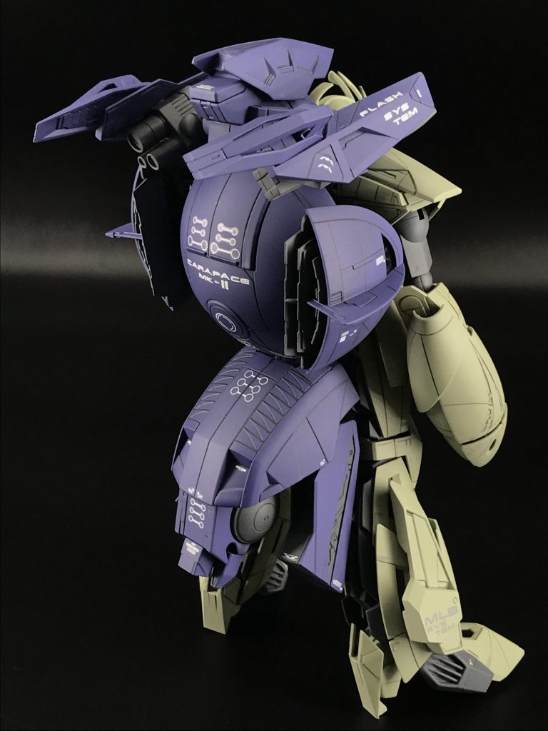 バックパックはキャラパスMk-Ⅱ［ビットモビルスーツ］として製作。本機の隠し設定でガンダムXのフラッシュシステムとサテライトシステムを有しているので、戦闘時に切り離してビットモビルスーツとしてフラッシュシステムで操り、単機で戦える設定となってます。主にウォドムポッドやターンXのパーツで製作してます。