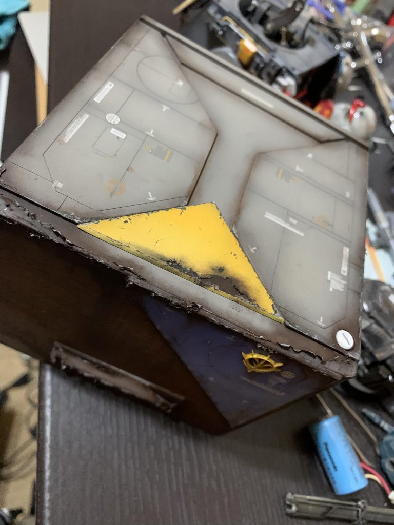 台座は木製の箱ベースとして製作してゆきました。