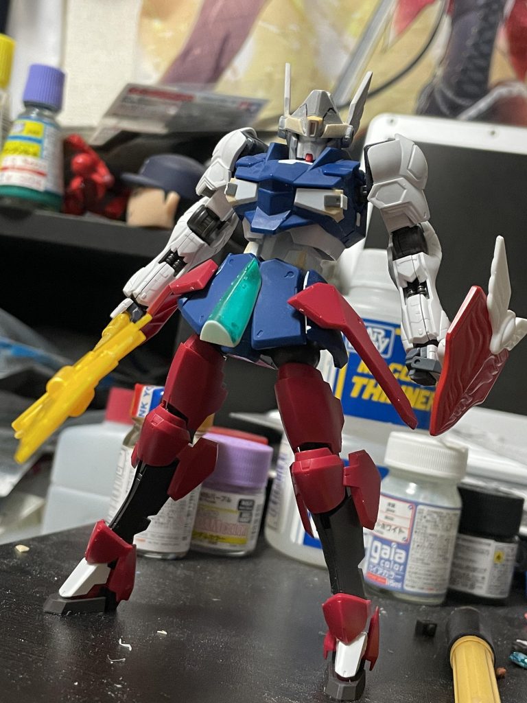 塗装前地味に腰も細くしてメリハリのある体型にしてます。