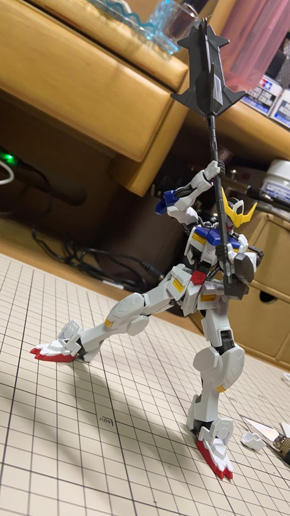 まず素組みバルバトスこれが1000円くらいとは思えない、、恐るべしバンダイ既にかっこいいです