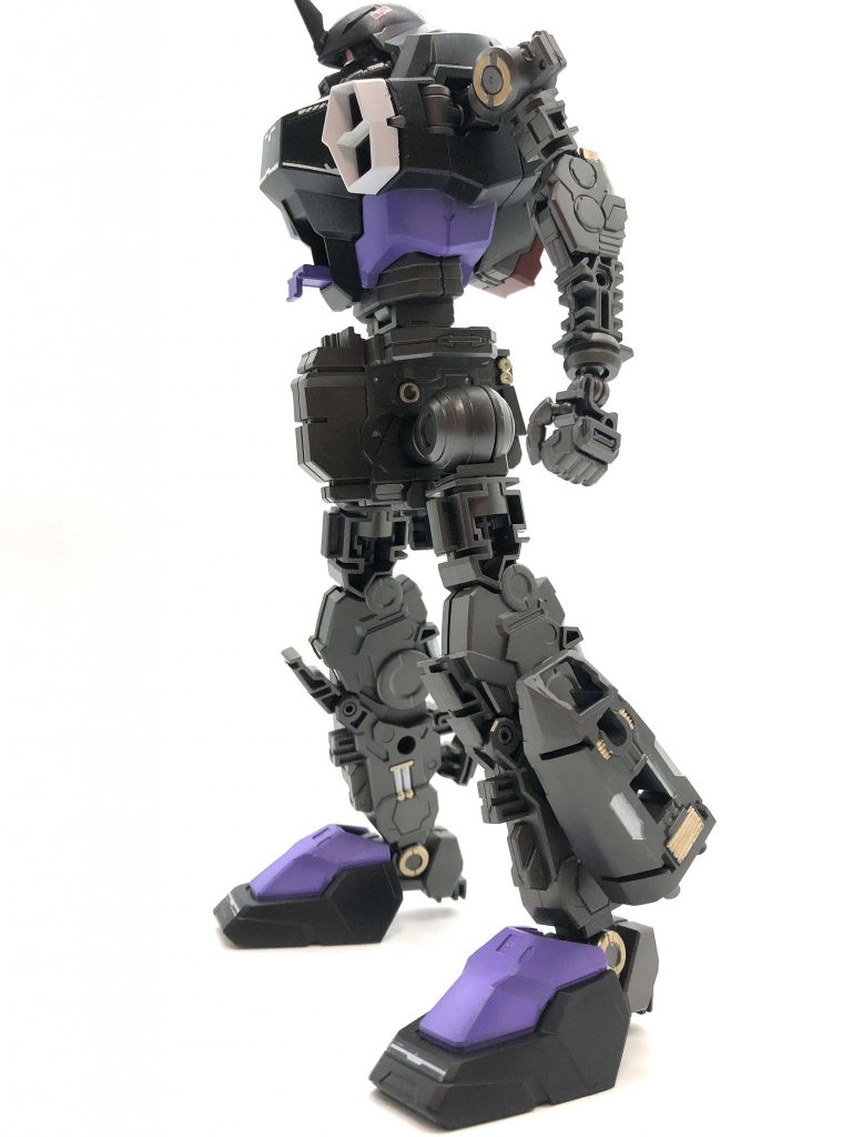 フレームまでしっかり塗装してます。今回の制作で基本色からの調色を本格的な行うようになったので、アクリジョンに切り替えていこうかなって思いました。