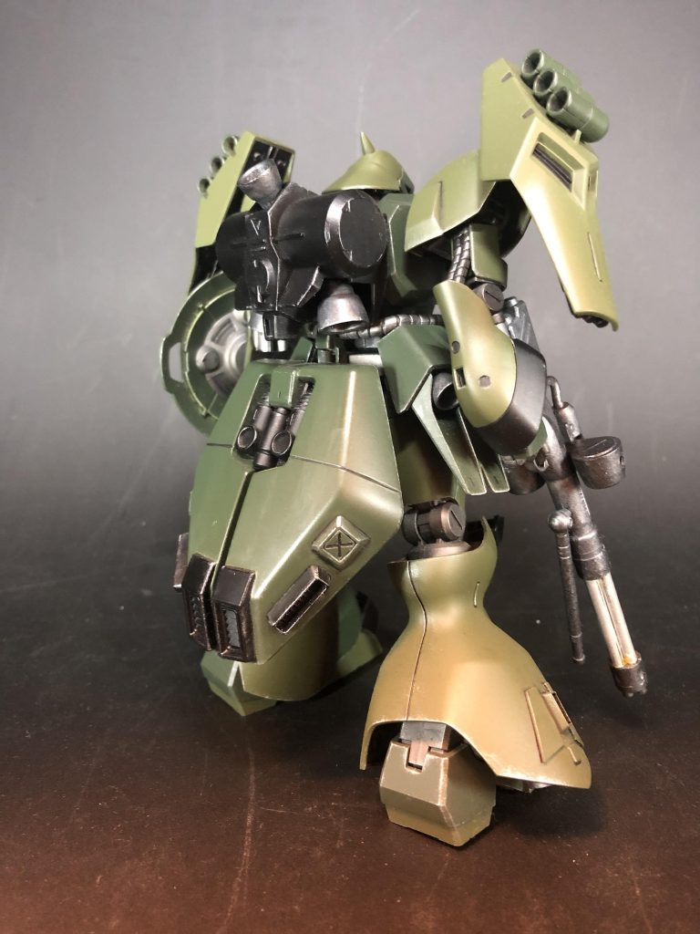 重力下仕様という事で推進力アップのためサザビーのスカートを持ってきました。