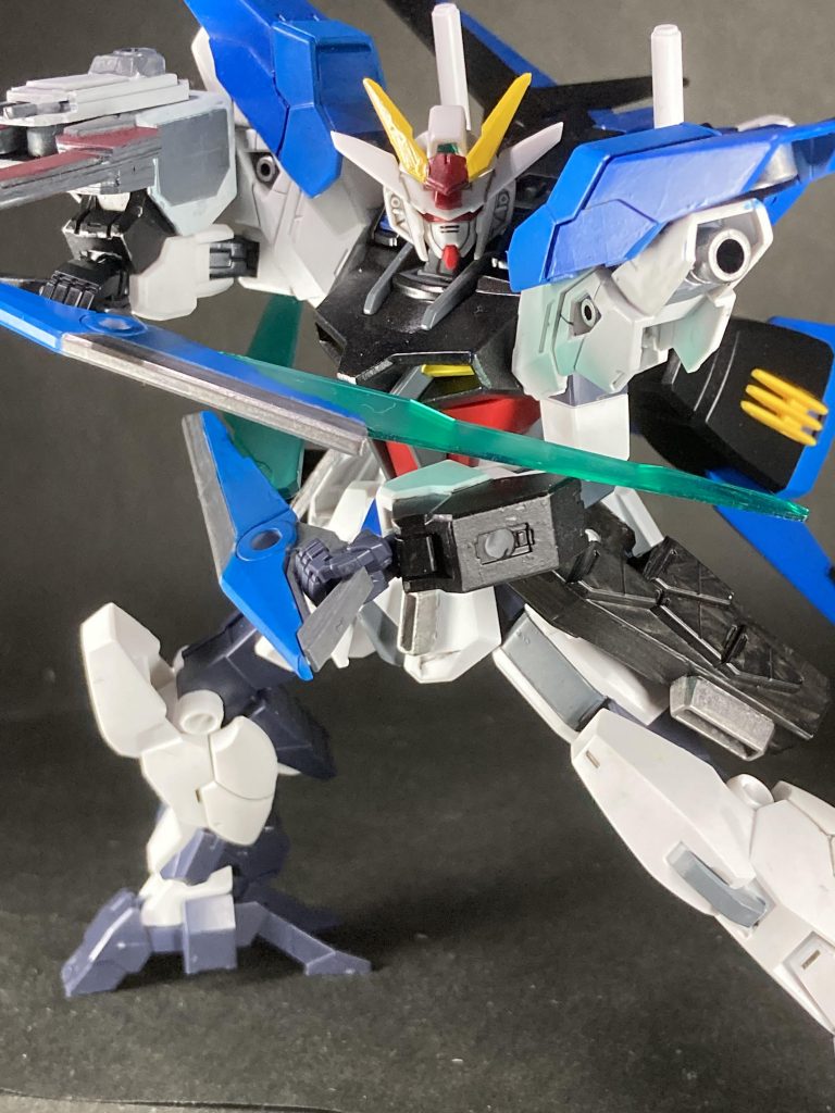 メイン武装はAGE2-マグナムSVのシグマスファンネルの一部を使用して作成しました。