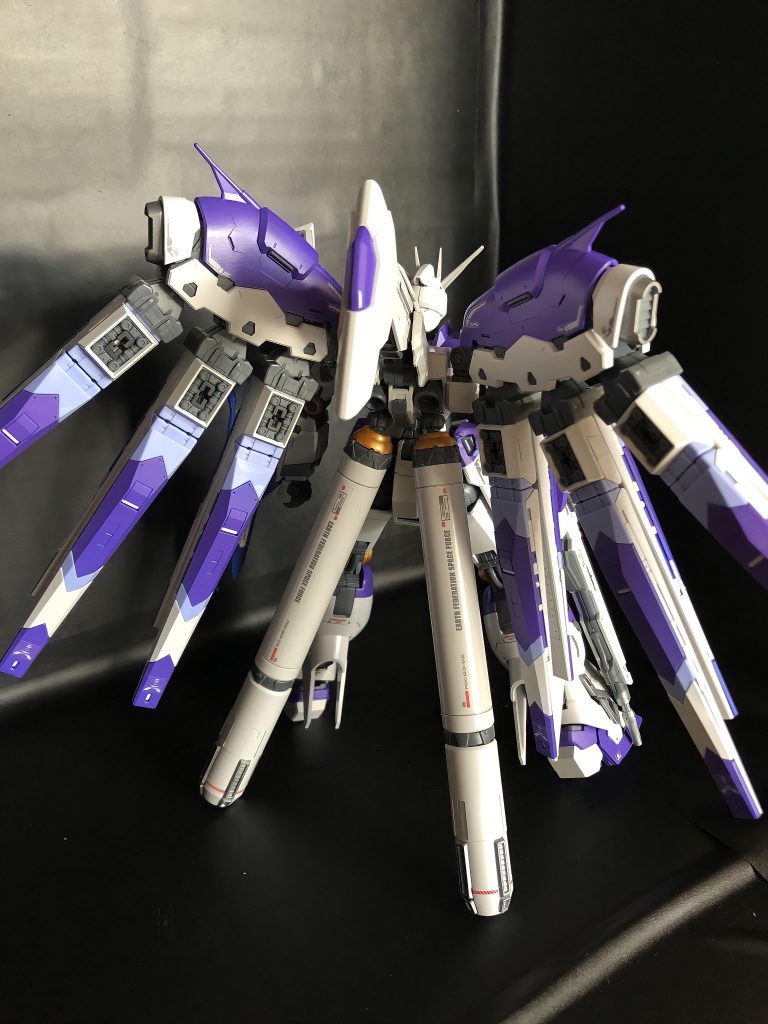 RG Hi-νガンダム　初期デザイン塗装–2枚目/制作者：isamiyu