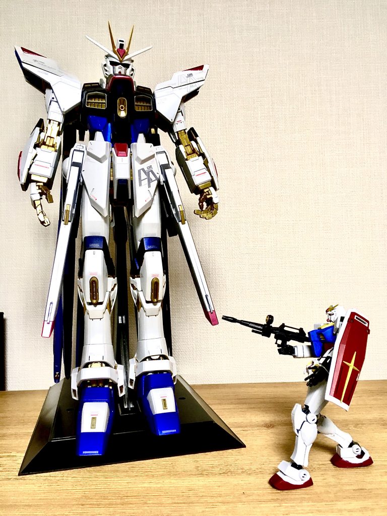 というか全てがデカいよ60分の1っ！ガンダム もビックリ！PGストライクフリーダムは今が再販チャンスです〜。