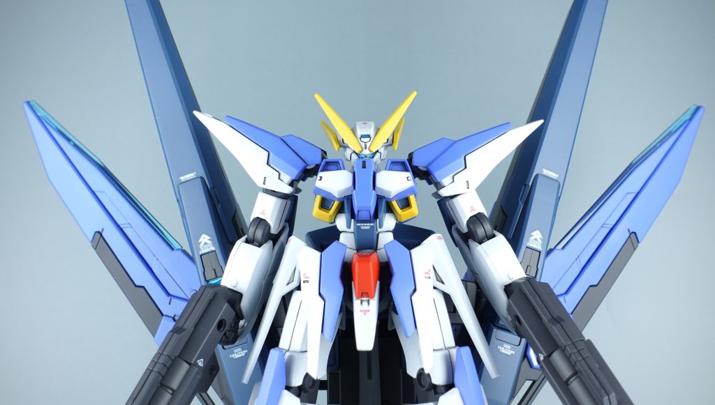 顔はハルートとザラキエルのあいのこ