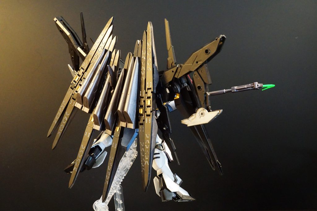 第4形態: オールレンジ攻撃完全形態ステルス・ファンネルをデスサイズ側に装着したオールレンジ攻撃形態で、ストライクフリーダムやX1フルクロス風な賑やかさになりました^^これが一番最初に妄想した形態で、EWルーセットやヘル(カスタム)に引けを取らない位の武装を全部載せしてみる！から、スタートしました。