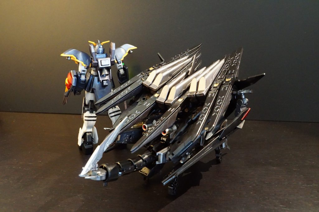 第6形態: 支援メカ完全形態全オプション装備をデスピア・ビーストに預けた形態で、想像以上にシンデレラフィットして驚きました☆前作ヘビーアームズ・ヘルファイア同様にベース機体と支援メカを分けて、デスサイズ版GNアームズを目指したのですが、、分離合体変形好きとしてたまらない感じになって嬉しいです。