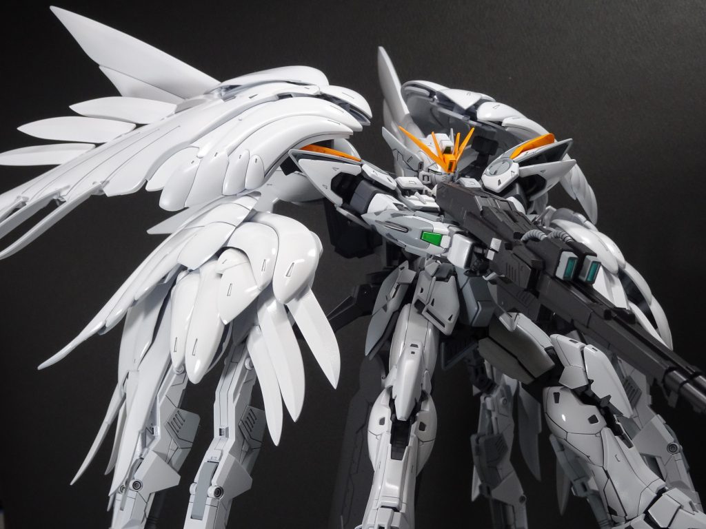 ゼロ本体は整面・筋の彫り直し以外は素組みです。