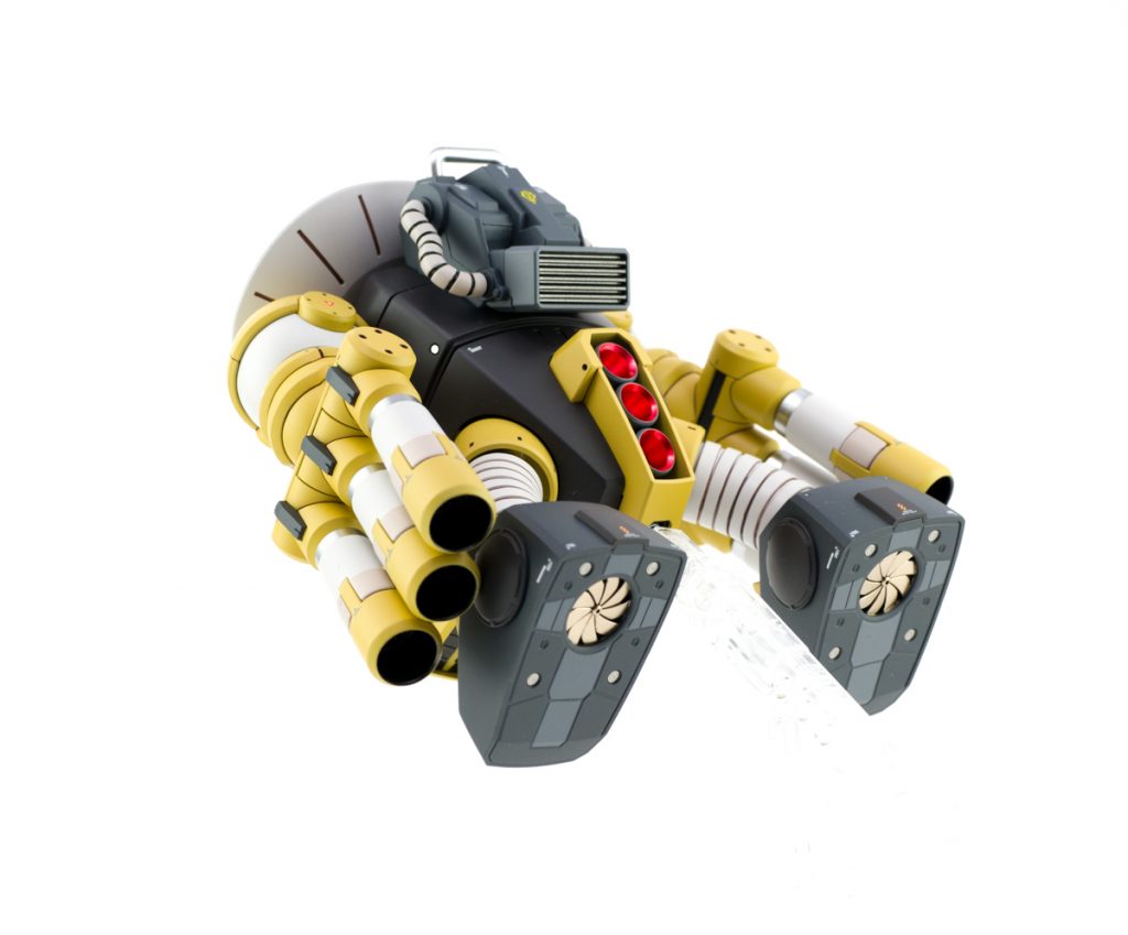 足裏のスクリューはマスキングして塗り分けました。