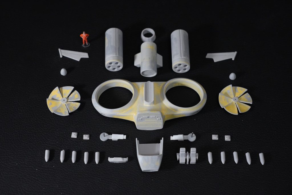 キャノピー、脚部以外のパーツは全て3Dプリンターで作成しました。