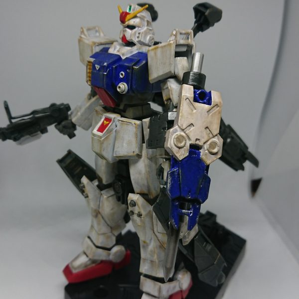 陸戦型ガンダム(パイルバンカー装備)