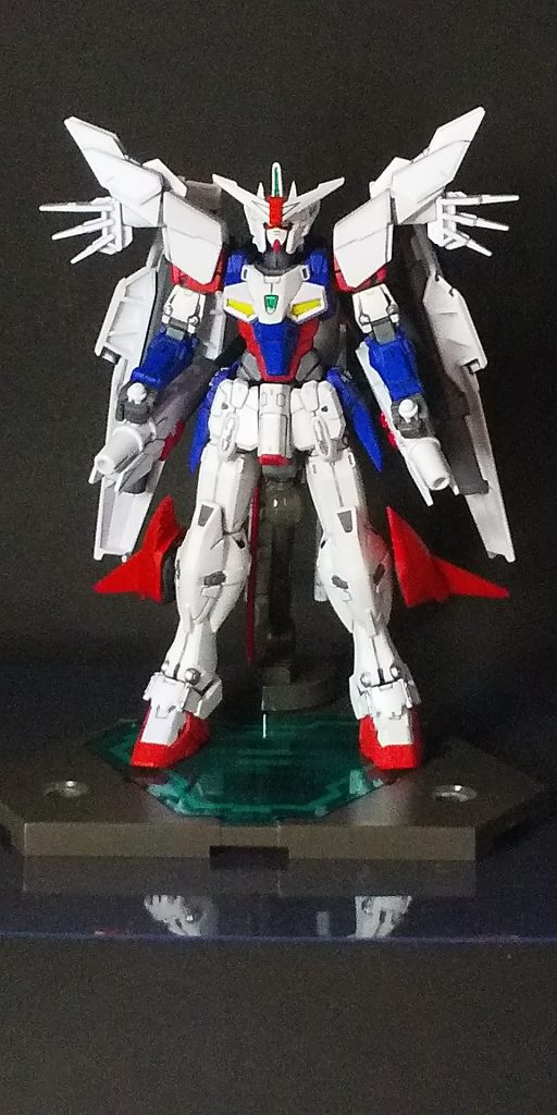 フロントショットジェミナス01をベースに、アンテナ、肩アーマー、バックパック、脚に追加ブースター、武装一式を着けてます