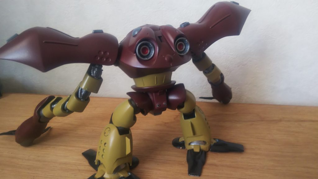 リハビリを兼ねているので取り敢えず完成を目指しました。なのでデカールも無しです😭モノアイは、いつものHQパーツです。艶消しまで吹こうかと思いましたが少しテカテカ感が良かったので半艶で止めました。次回がいつになるか分かりませんが、気長に待って頂くと有難いです😊それでは、また😊