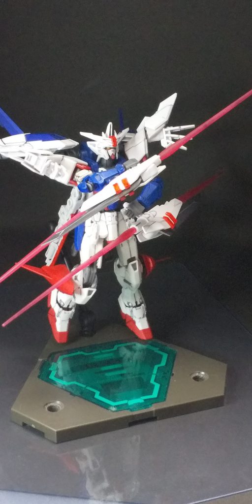 武装はフリーダム炎カスタムキットのトンファーと