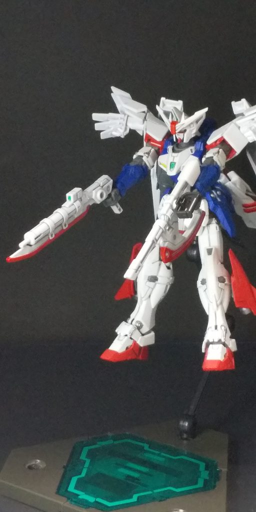 ビルドカスタムシリーズのガンブレード、ガンアックスを装備両方とも腰にマウント出来ます