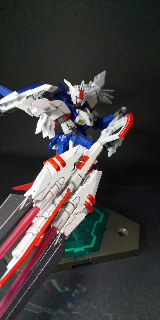 自分自身がビルドダイバーズ世界、GBNでの使用をするイメージ、そしてギミック兼、必殺技として武装連繋の大型武器での攻撃