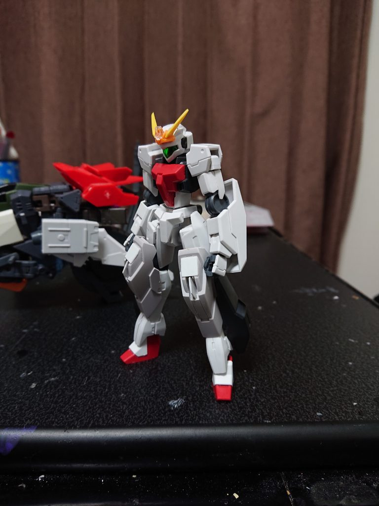 再初期の仮組み時代です。体型はこの頃からほぼ変わらず。角はアリオスから移植しています。