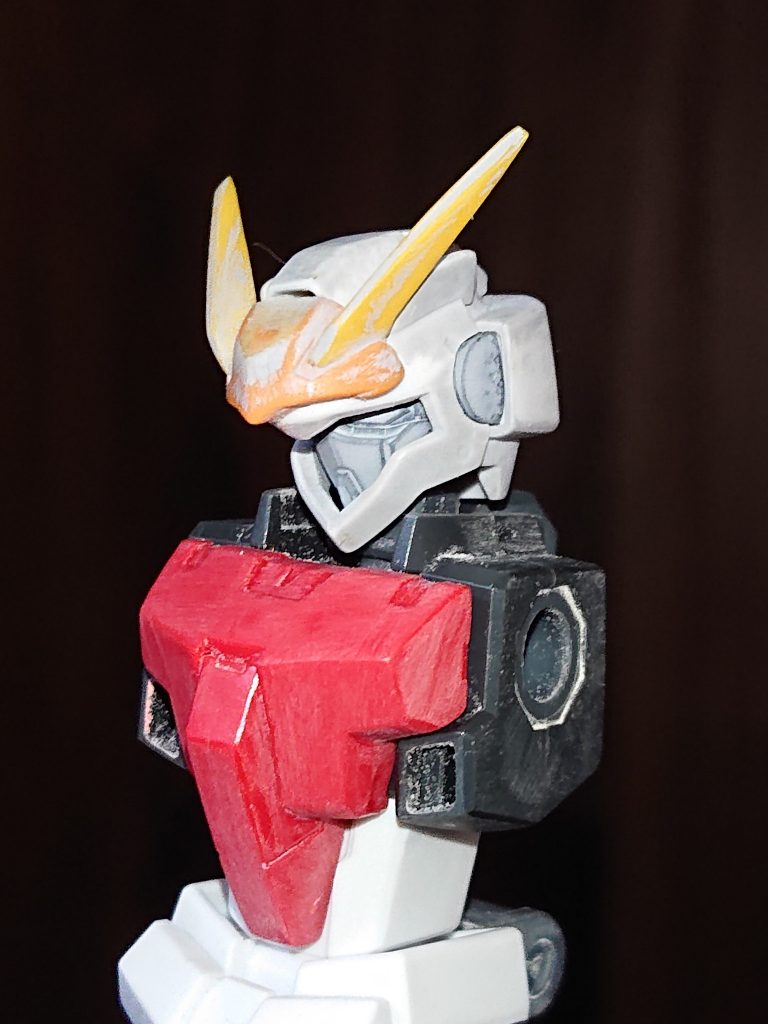 アンテナの調整時。こう見るとほとんどガンダムですね。なんとなくスズメバチを連想する相貌だったのでホーネットと名付けました。