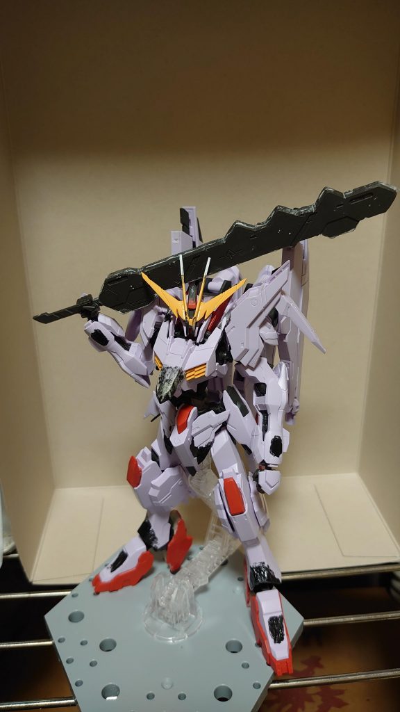 塗装前の状態。改造箇所は胴・アンテナ・胸先端延長、4枚翼、細かい形状変更、穴埋め等シルエットが全体的にスッキリする様にしました。