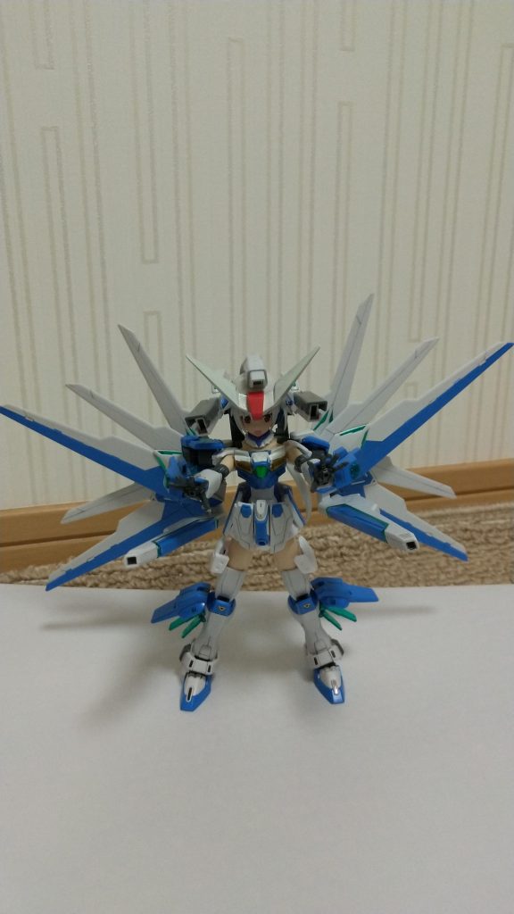 ヘリオスちゃんフルバーストっ!!サテライトキャノンがやや頭に干渉しますが、あとは特に問題なし。