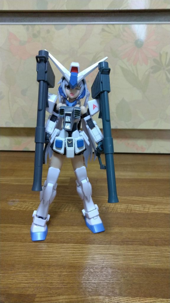 G-3ガンダムっぽく(?)両手にハイパーバズーカを装備。片方はEGガンダムフルウェポンセットのもので、もう片方はHG版。