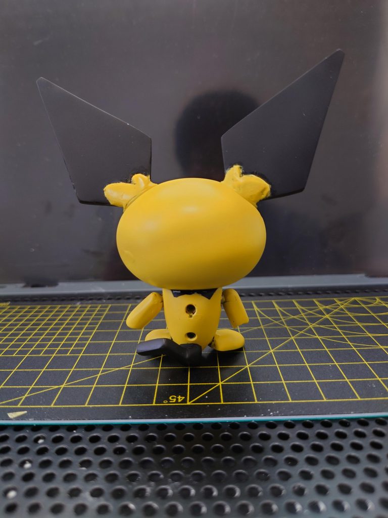 後ろ姿です。尻尾のおかげか自立できます。