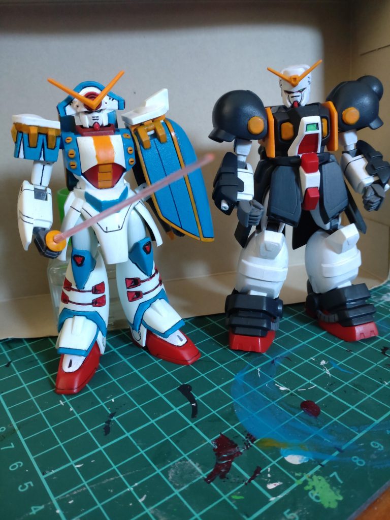 不遇な2機。昔、完成塗装済みのGガンキットが模型屋に並んでて、トランペットに憧れる少年の如く見てたのを思い出しました。笑