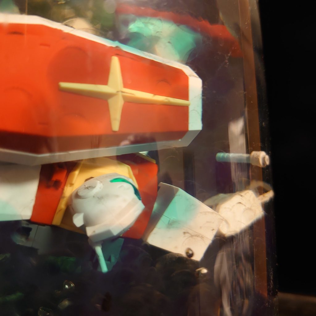 漂うビームサーベル。逆転の手は掴めるかっ。