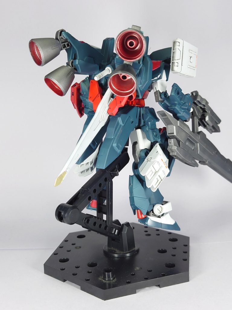 背面バーニア多めに取り付けて機動力を確保するという設定